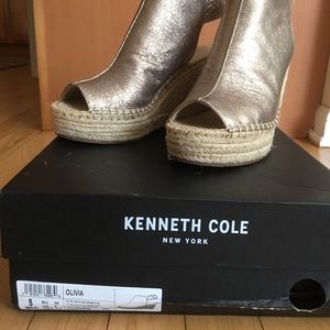 Kenneth Cole New York Women’s Olivia Wedge Sandals